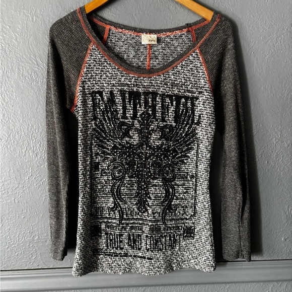 Daytrip Tops - Daytrip Lightweight Long Sleeve Graphic Knit Top